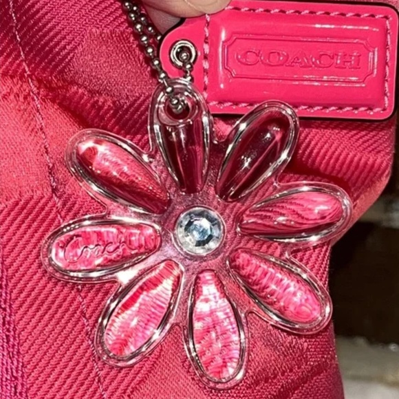 Coach LIKE NEW! Kyra Daisy Hot Pink Tote with Floral Accent Daisy Hangtag - Picture 2 of 14